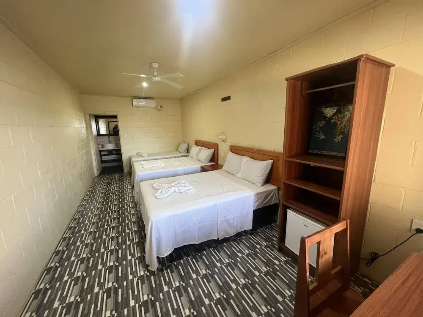Transit Motel - Hostel