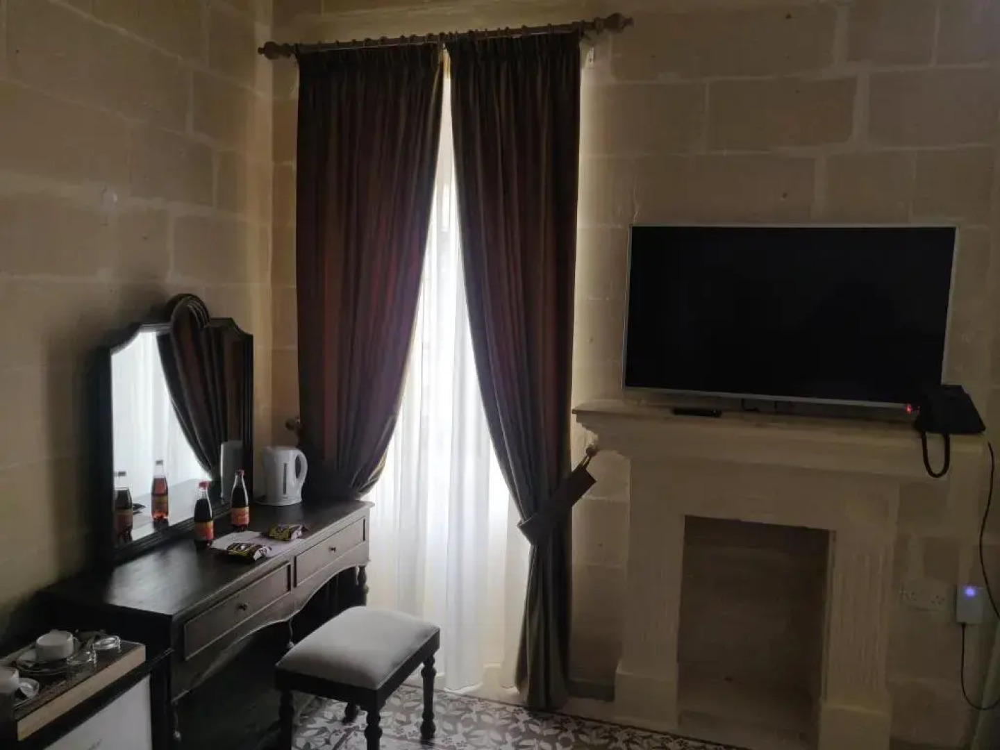 Central 214 Boutique Hotel