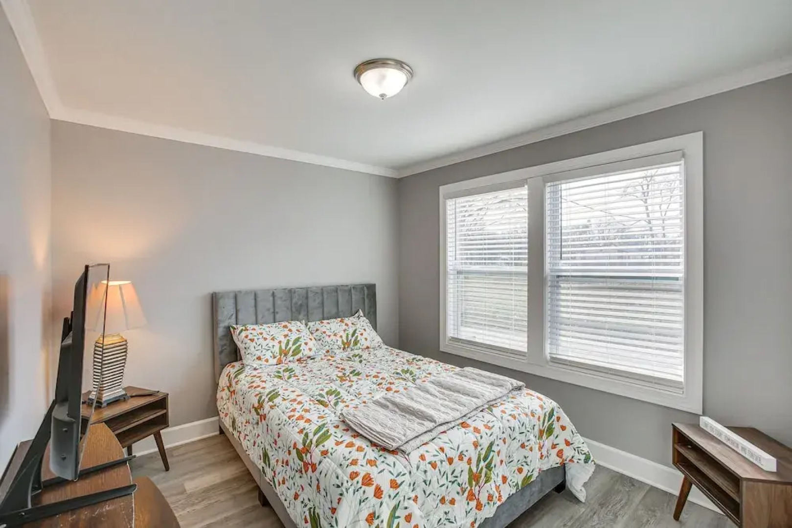 Pet-friendly Gallatin Home w/ Deck, 1 Mi to Town!