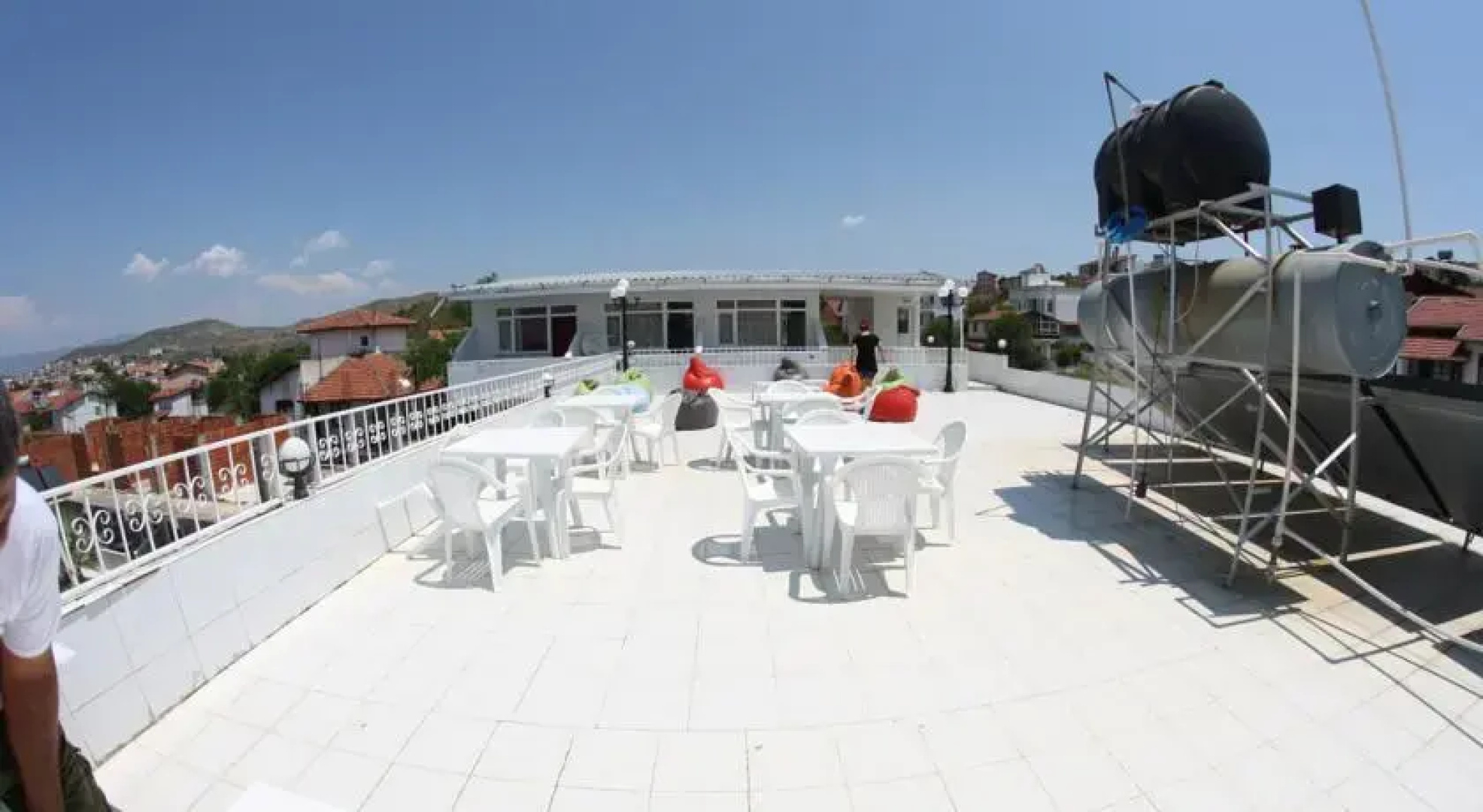 Gunes Motel