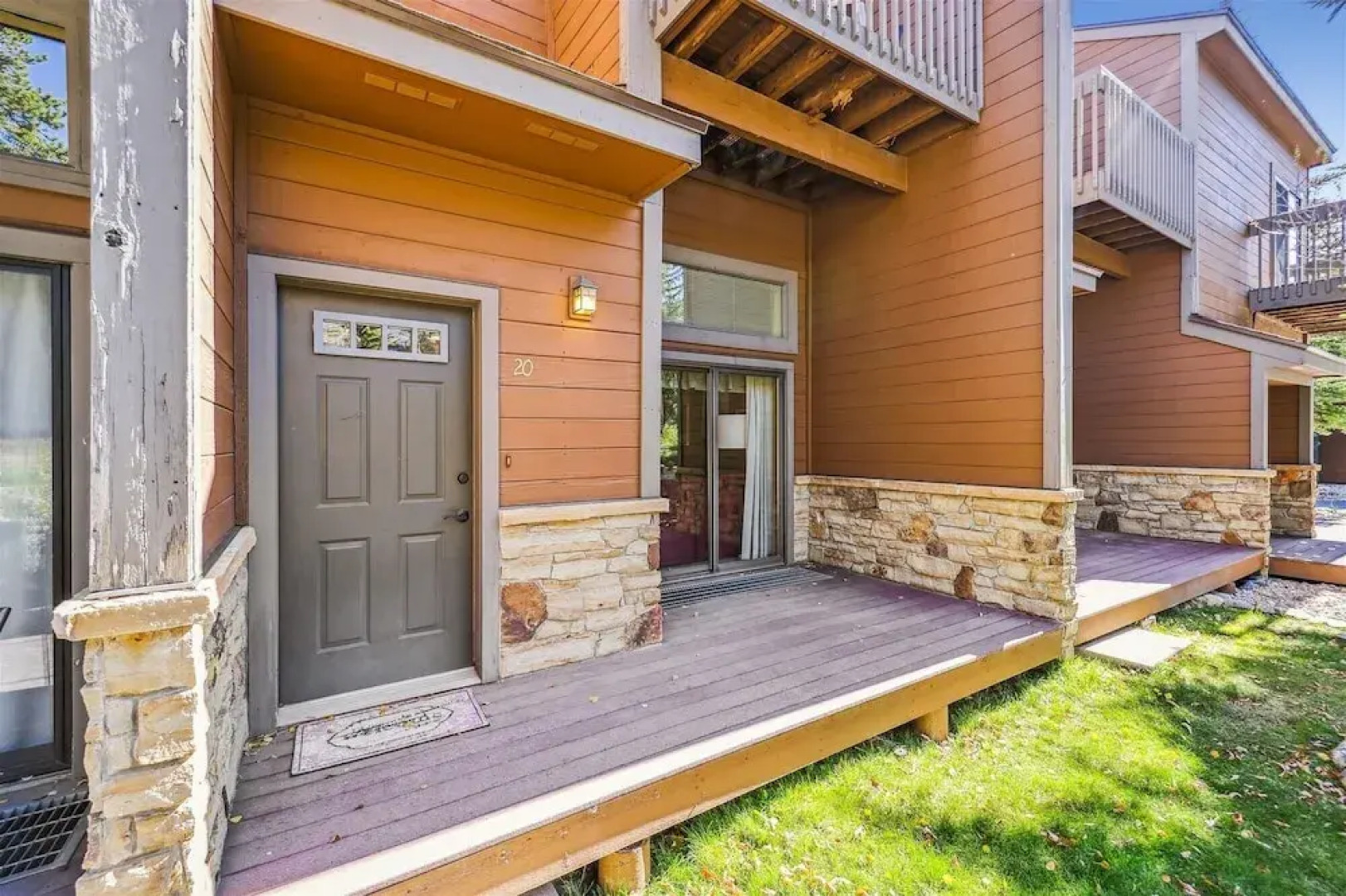 Winterpoint 20 2 Bedroom Townhouse by RedAwning