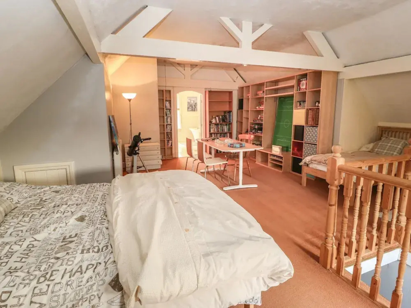 Lyndhurst, Brighouse