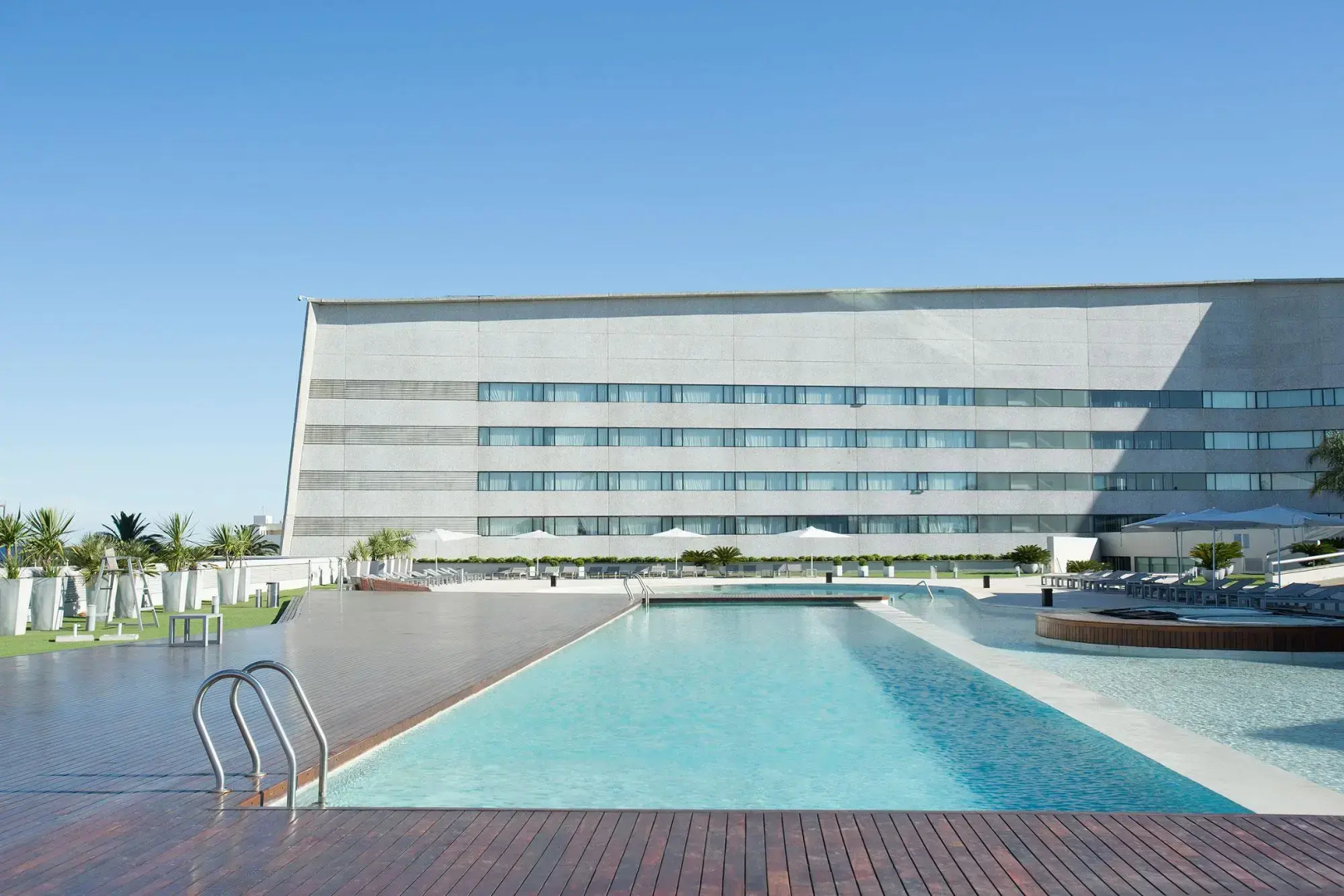 Pullman Rosario City Center Hotel