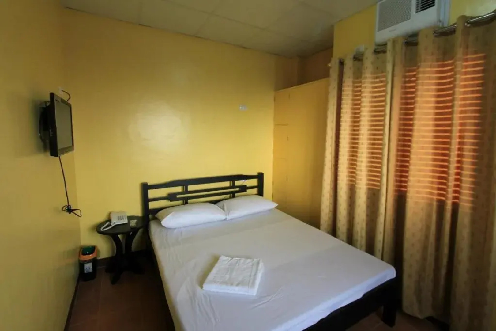 D-Zone Backpackers Inn - Hostel
