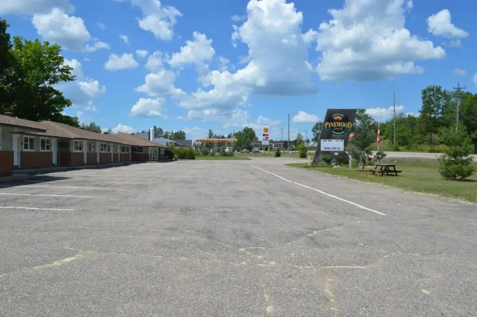 Pinewood Inn