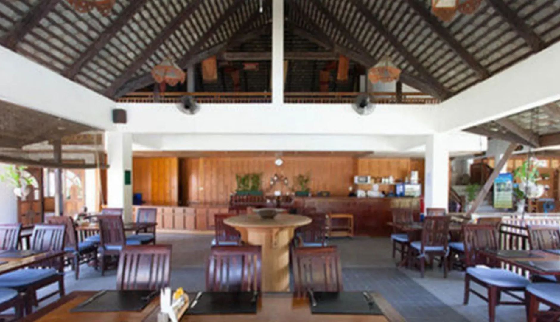 Coral Hotel Bangsaphan
