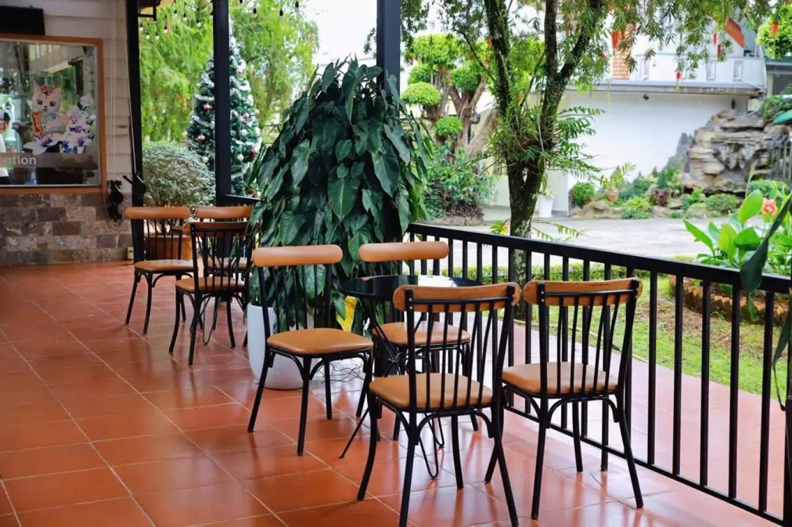 Huynh Gia Bao Hotel 2