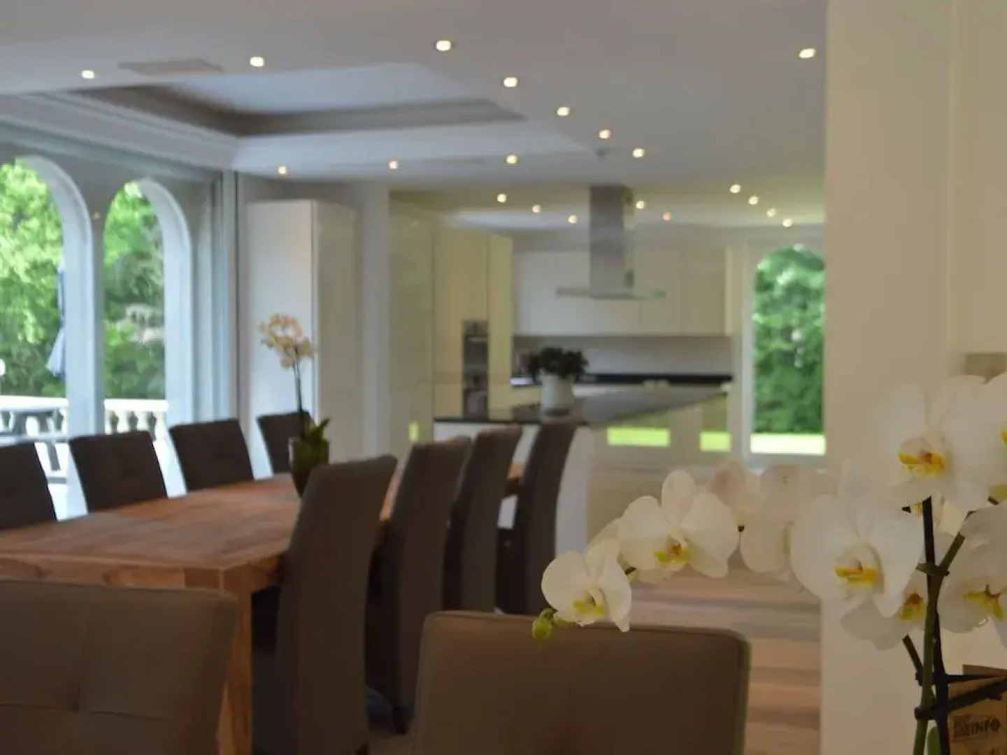 Luxurious Mansion in Brakel with Pond