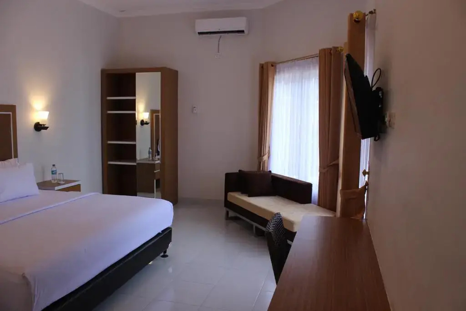 Pesona Bay Sea View Hotel