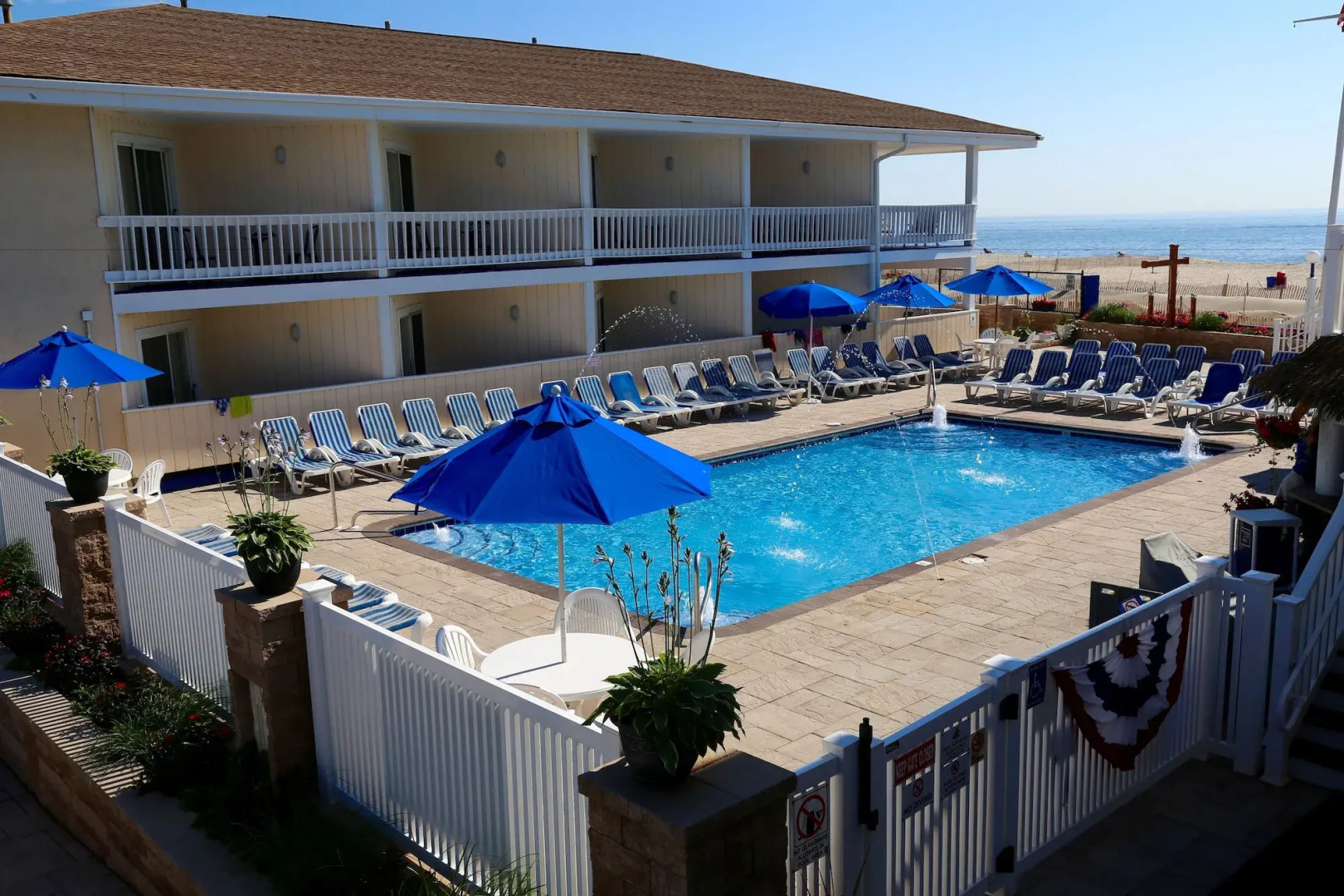 The White Sands Oceanfront Resort & Spa