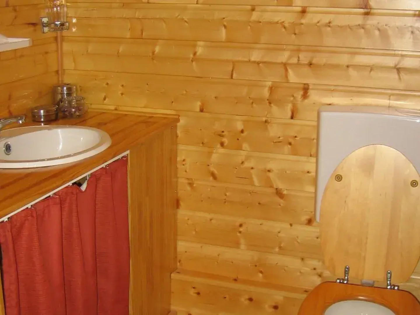 Cozy Holiday Home With Wood Burner in a Green Area