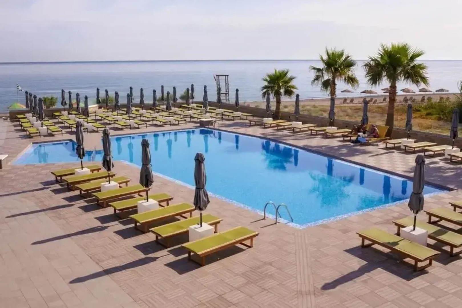 Enorme Eanthia Beach