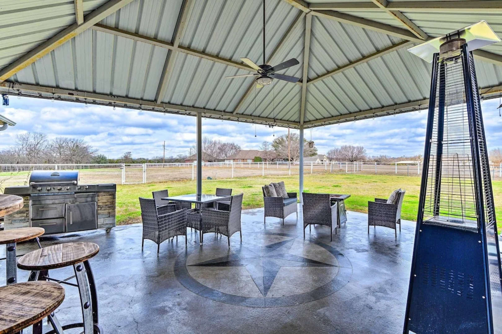 'leaping Toad Ranch' ~ 9 Mi to Lake Granbury!