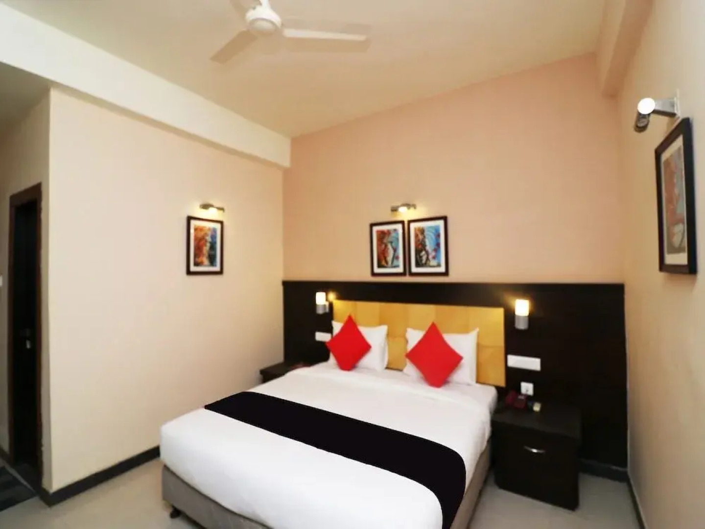 Hotel Mirabel by OYO Rooms