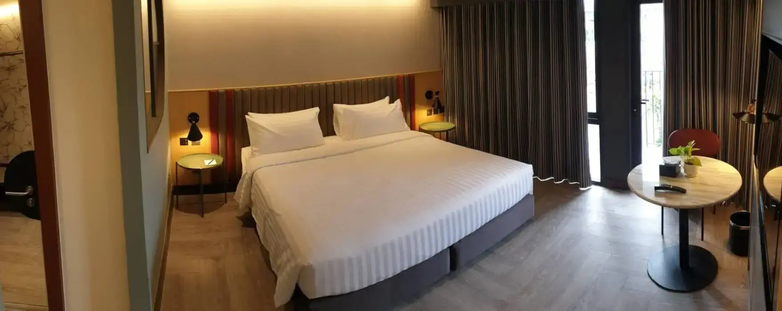 The Quarter Onnut by UHG