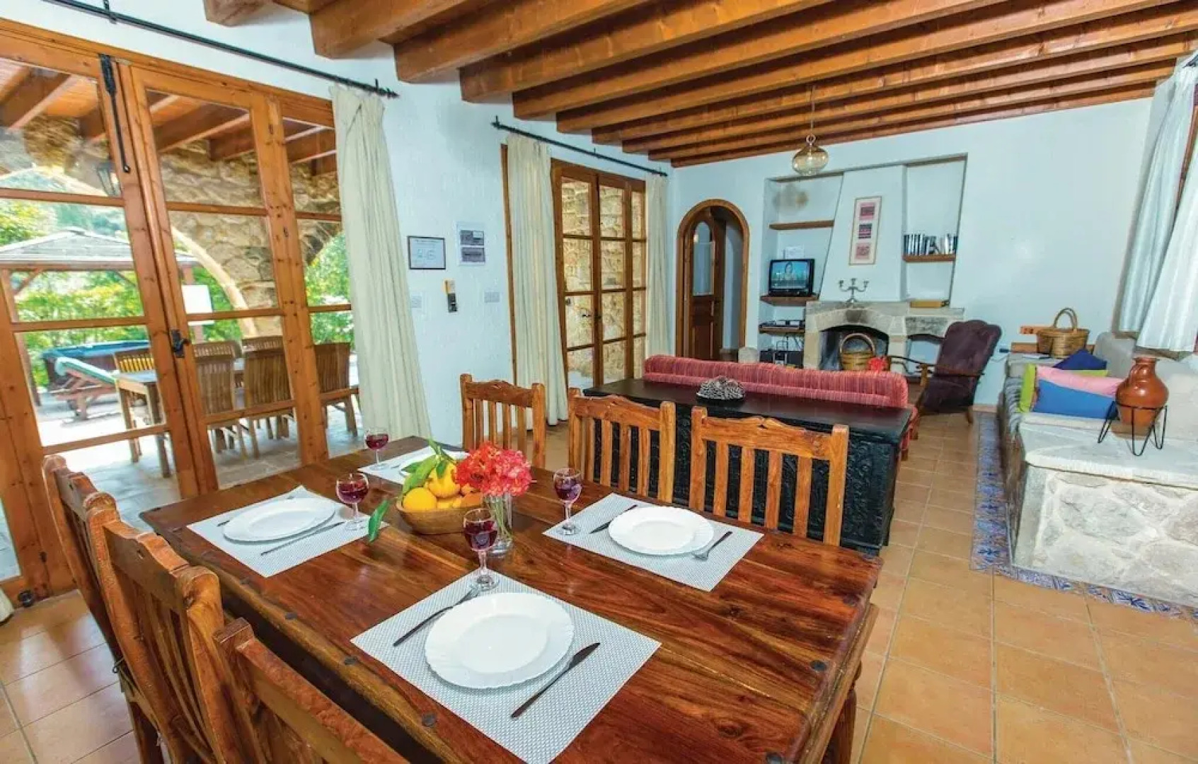 Beautiful Home in Miliou Paphos With 3 Bedrooms, Outdoor Swimming Pool and Swimming Pool