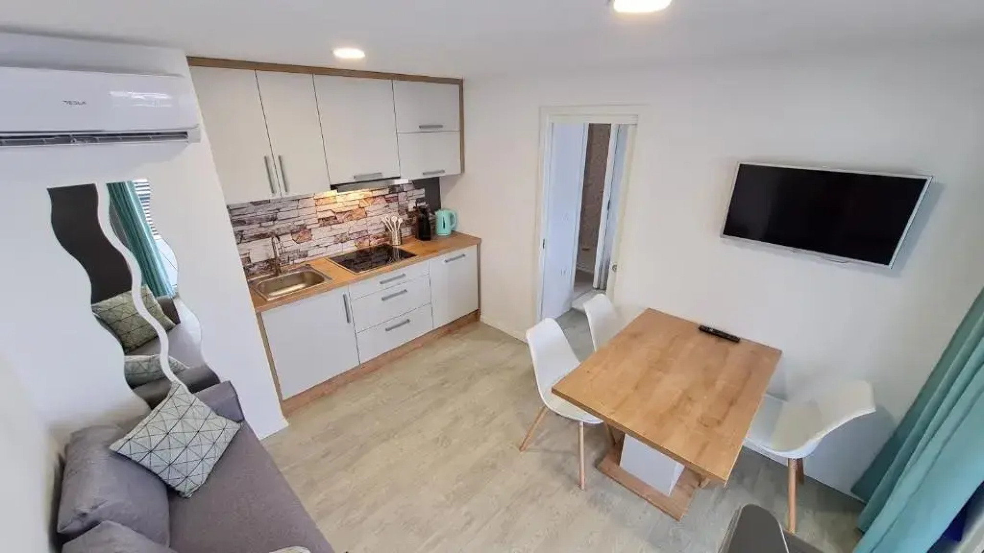 Mobilhome NaMore C4, Tisno