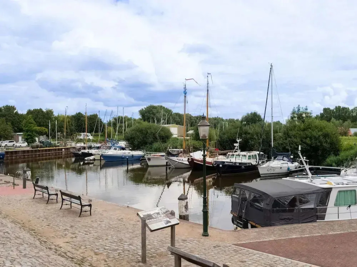 Idyllic Holiday Home in Ooltgensplaat With Private Terrace