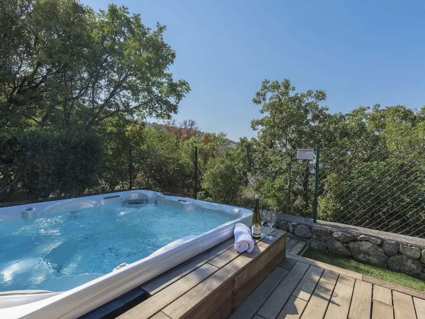 Nice Summer House With sea View, Jacuzzi, Private Garden