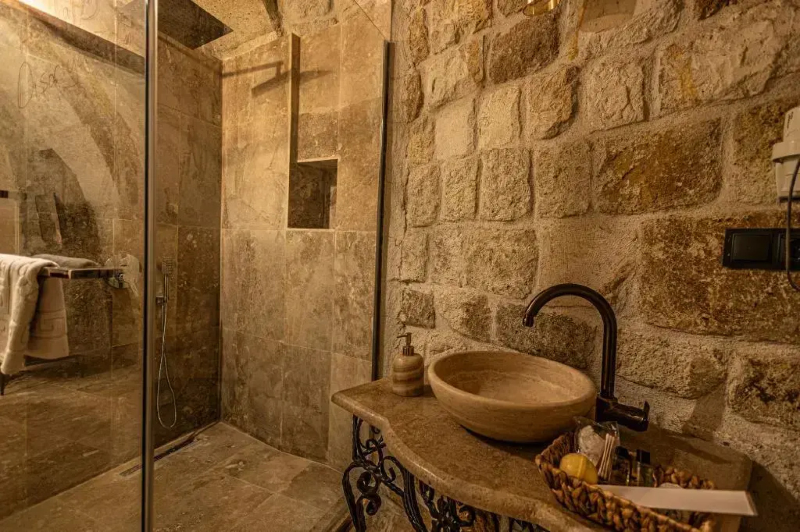 Zumrut Anka Cave Hotel