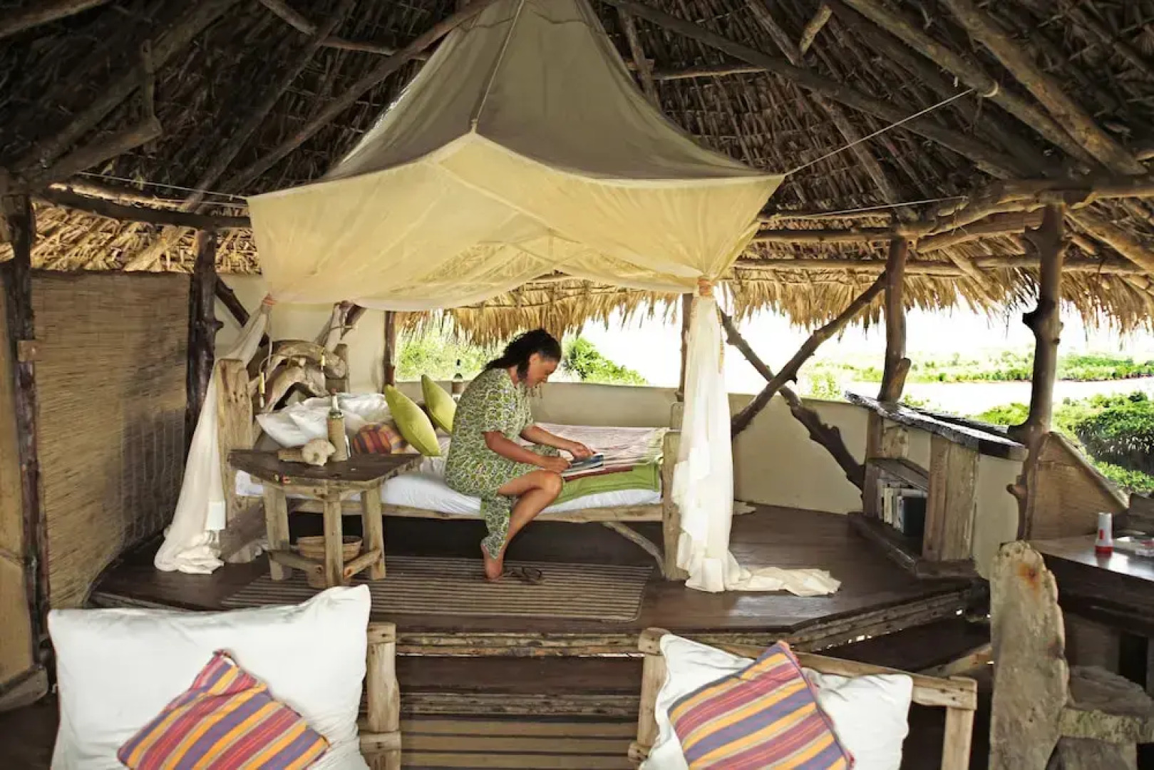 H12 Delta Dunes Lodge