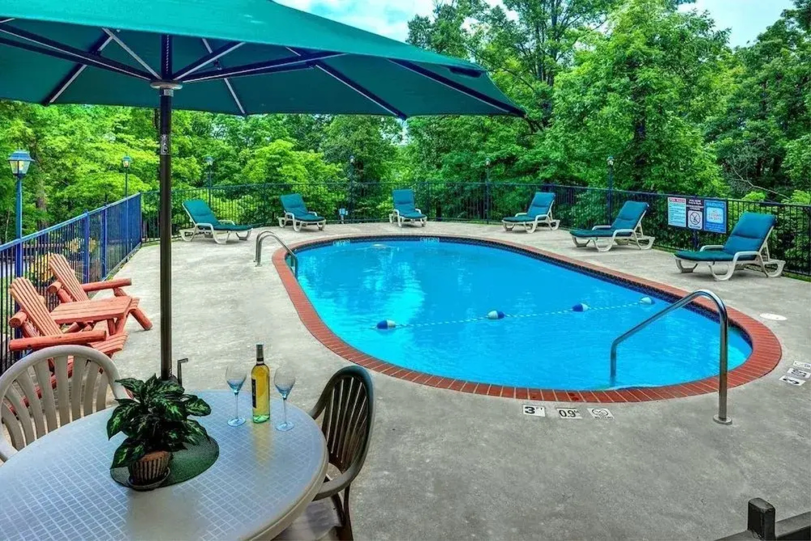 Lake Forest Luxury Log Cabins