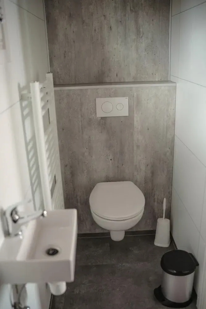 Tiny River House 2 Guest