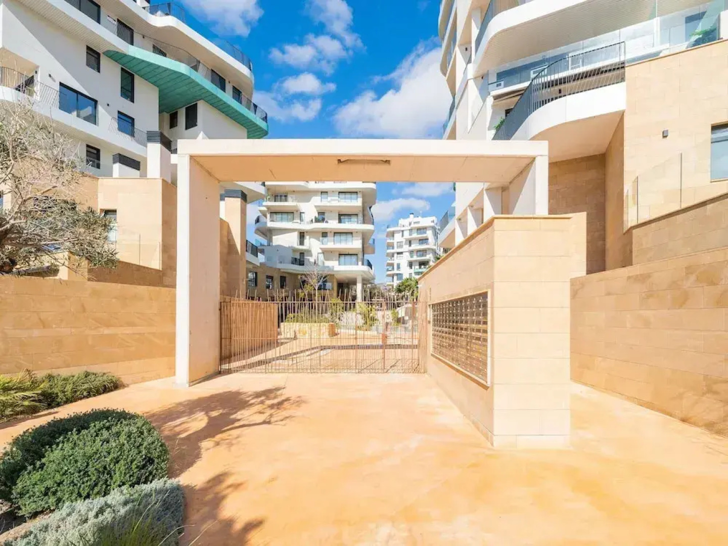 Villajoyosa Home With Shared Pool