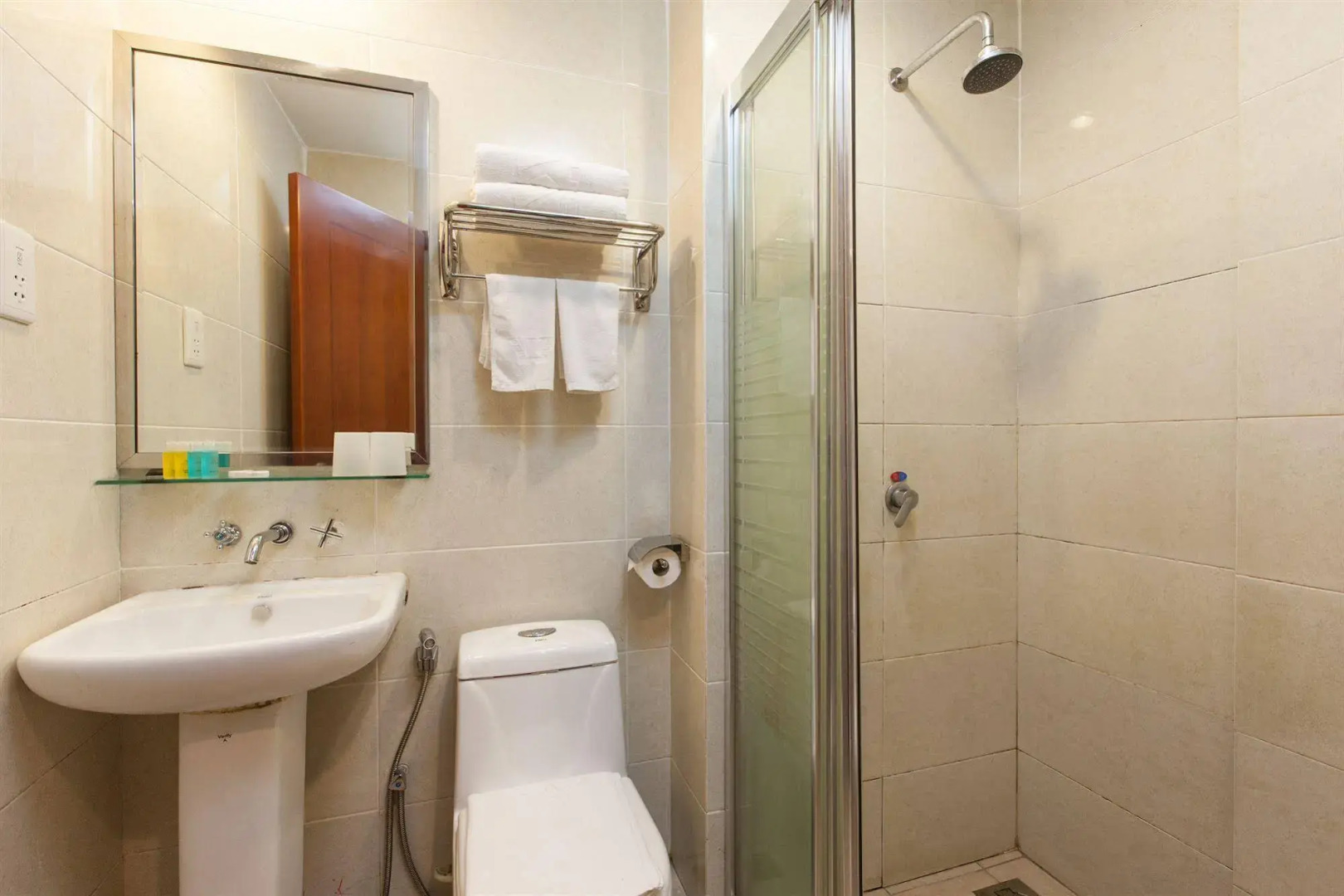 OYO 597 Winner Hotel