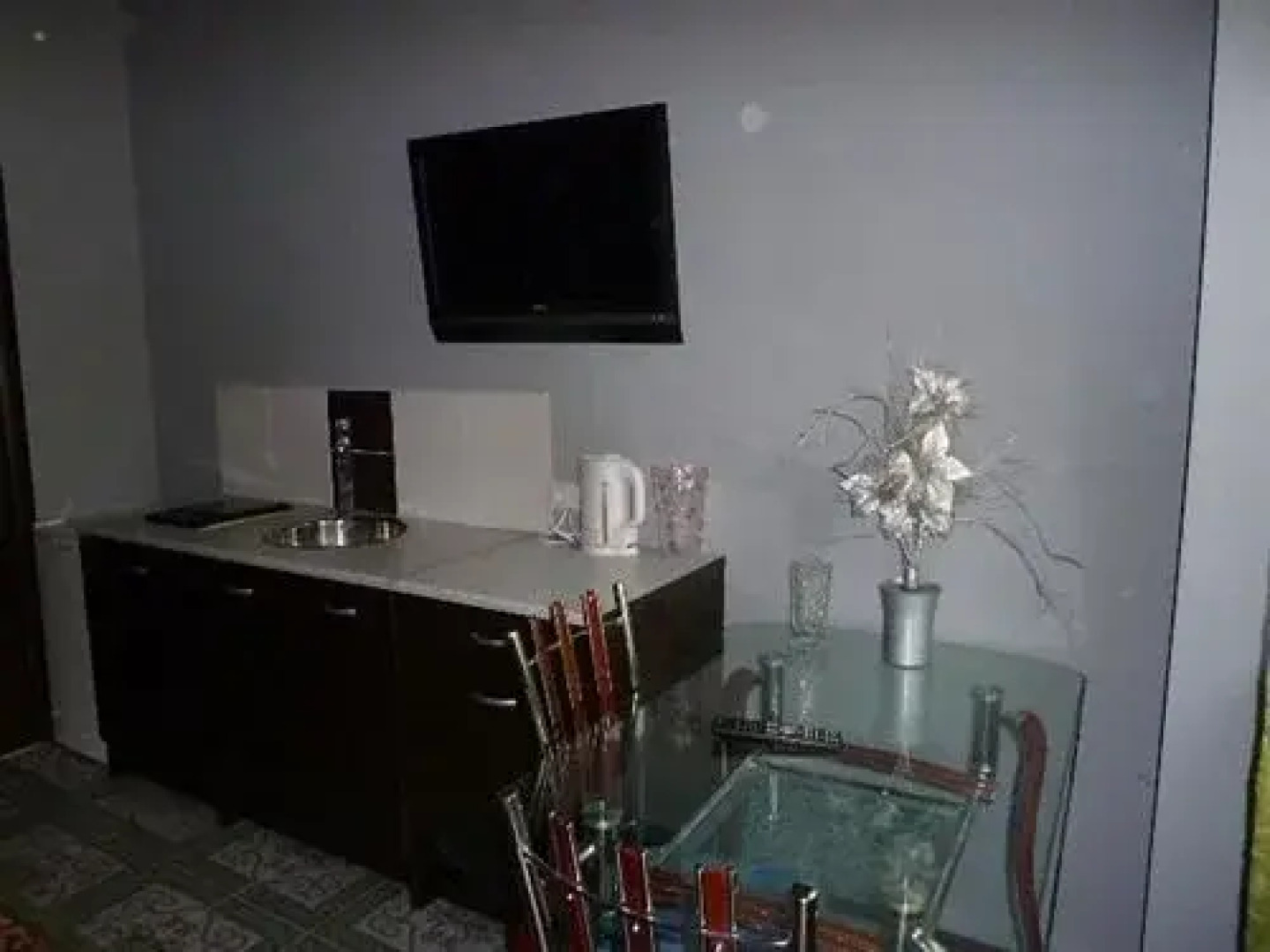 Gostiny Dvor na Nikolaevskoy