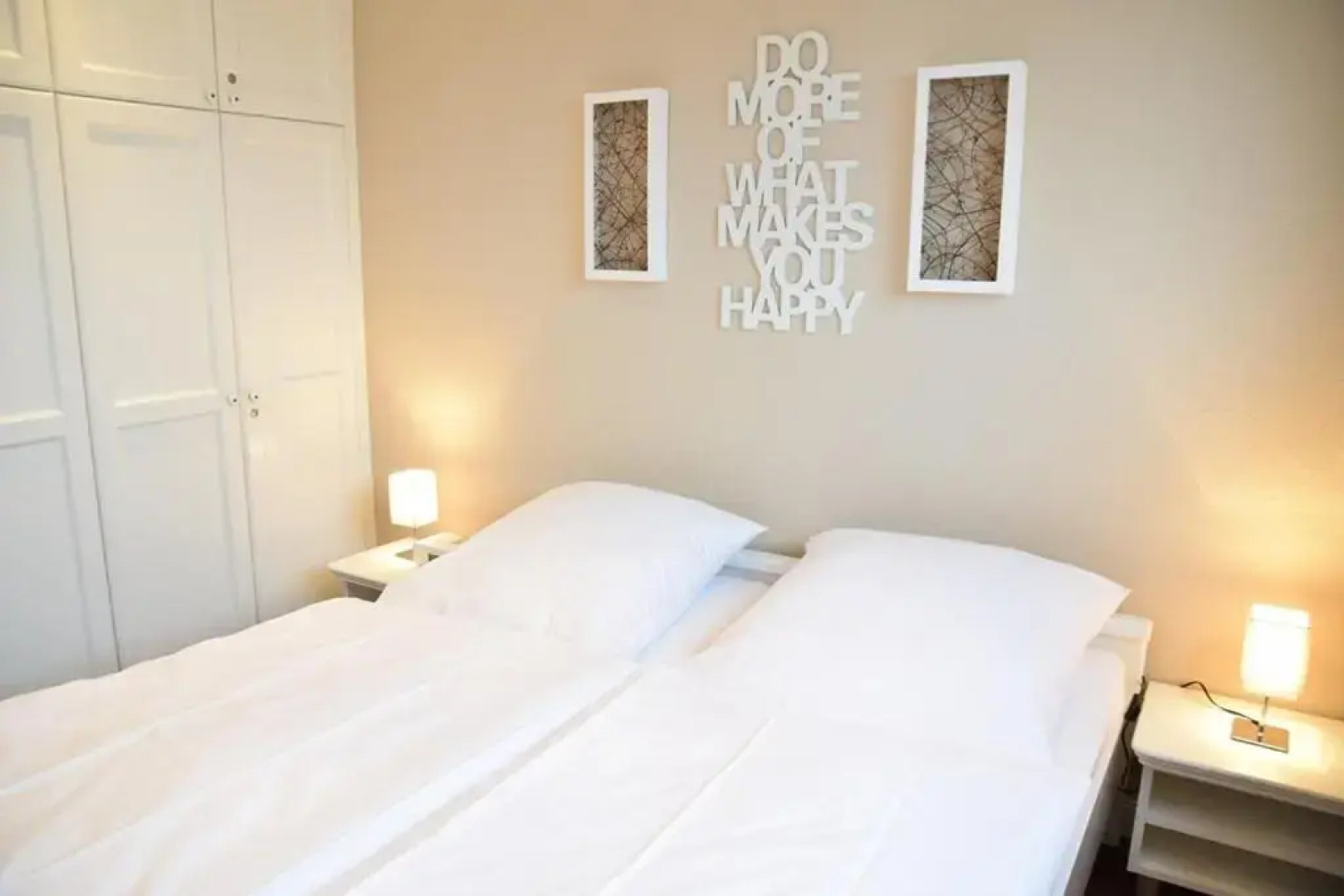 Schönes neues hochwertig renoviertes 2-Zimmer Appartement in der 4. Etage.