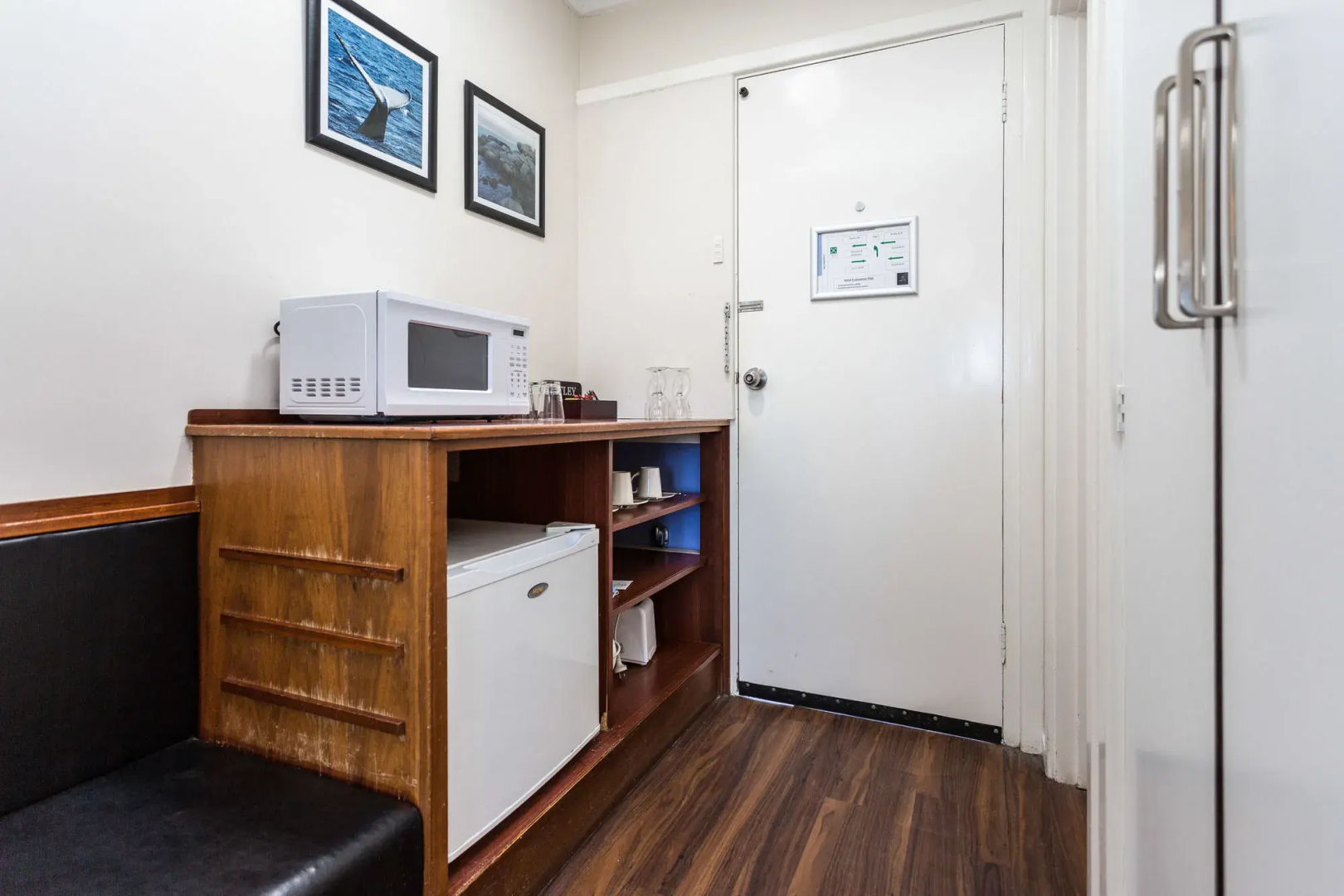 Country Comfort Amity Motel