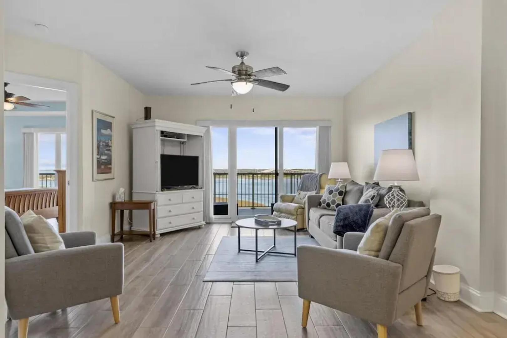 Yacht Club Dream 3 Bedroom Condo by RedAwning