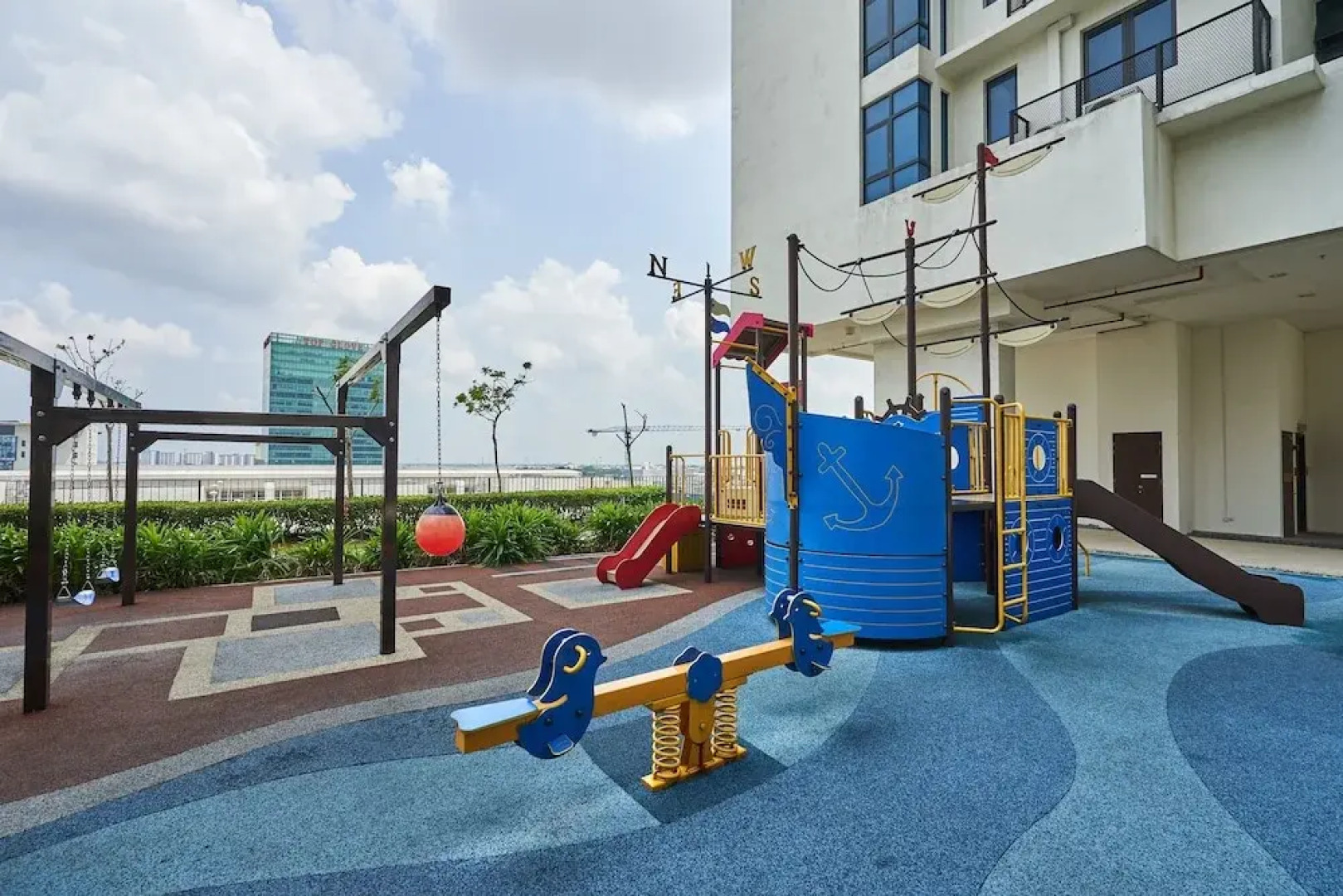 OYO Home 44001 Elegant Studio Setia Alam Trefoil