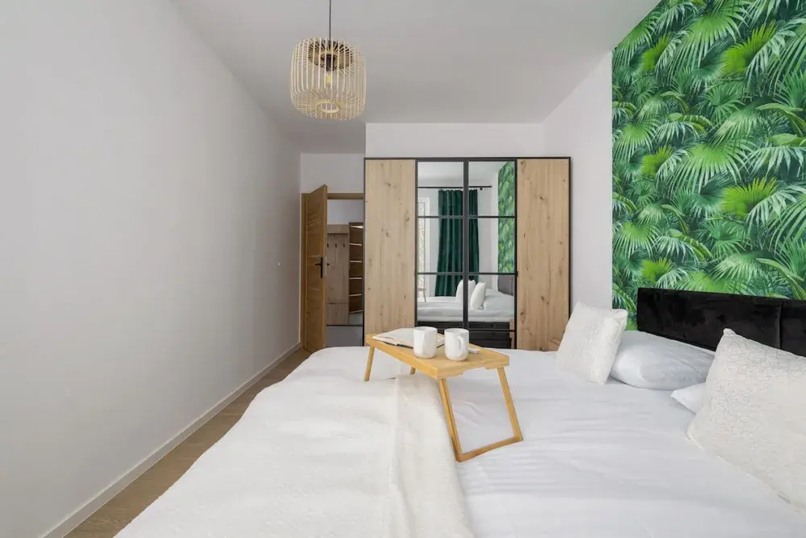 Apartament Otoczony Zielenią by Renters
