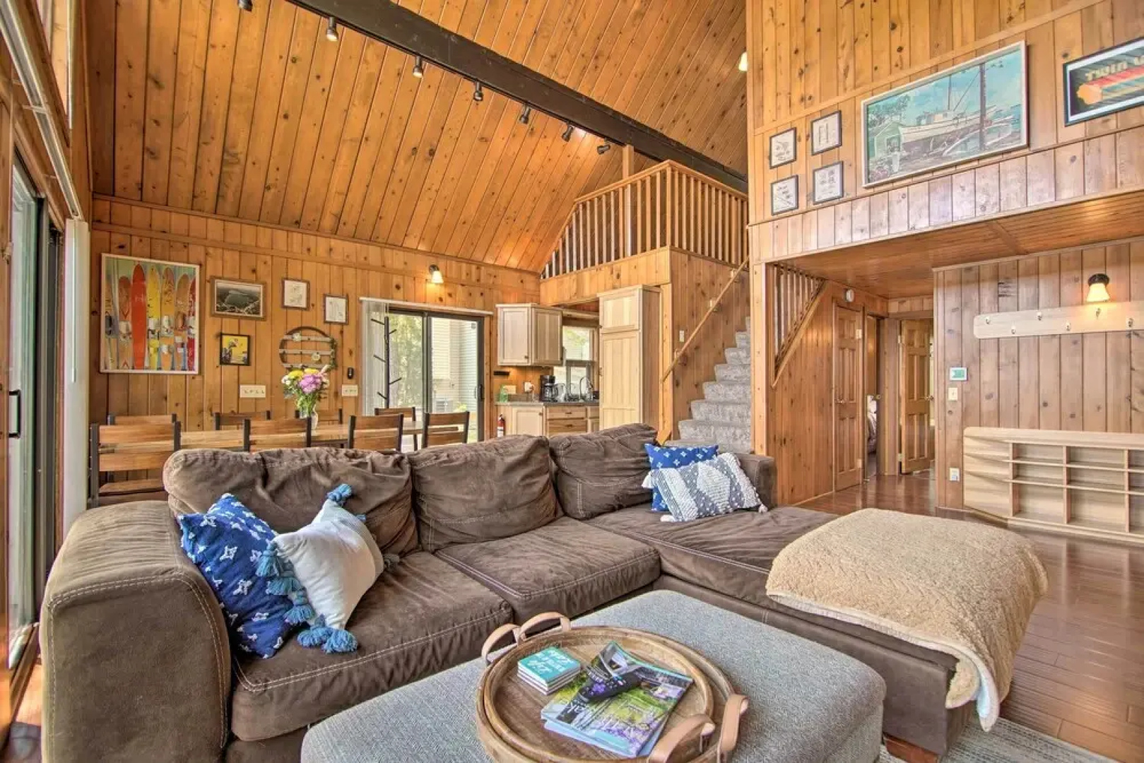 Serene Lakefront Escape: Boat Dock & Grill!