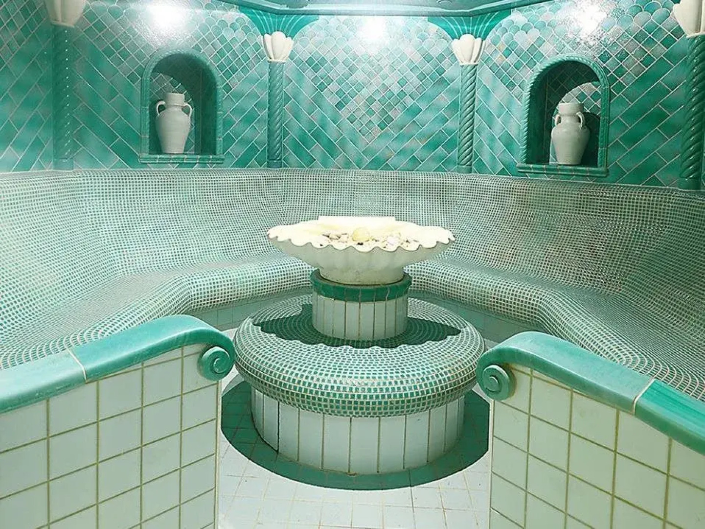 Luthan Hotel & Spa - A Women Only Hotel (отель для женщин)