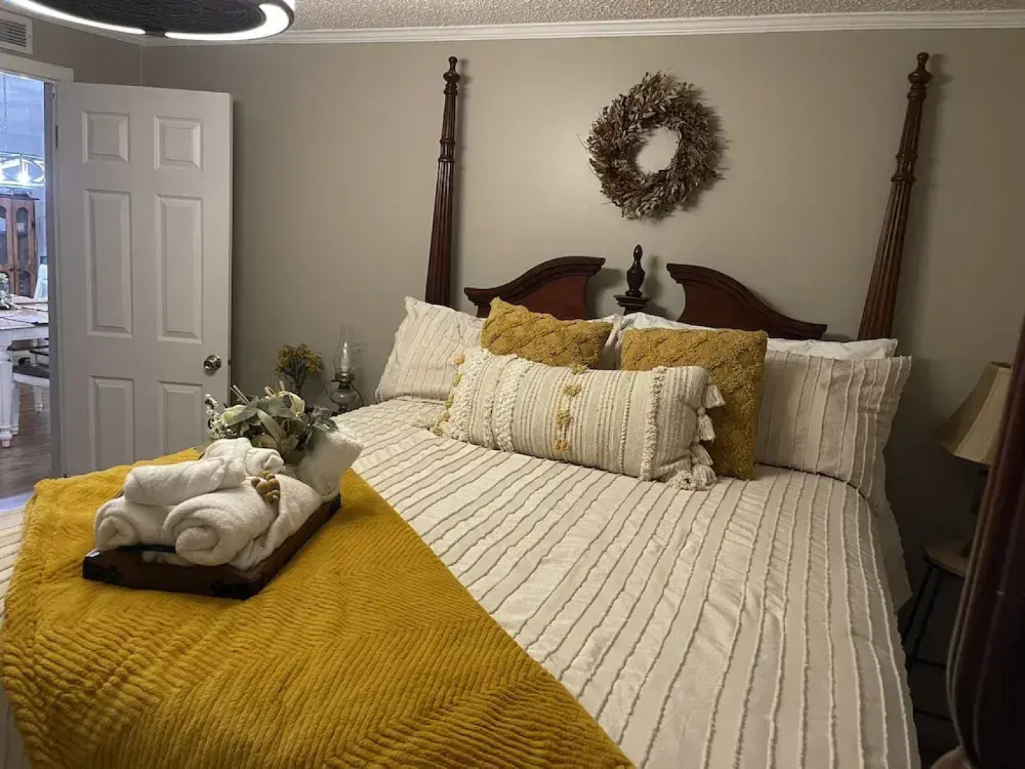 Twin Ponds Retreats 4 Bedroom Retreat by RedAwning