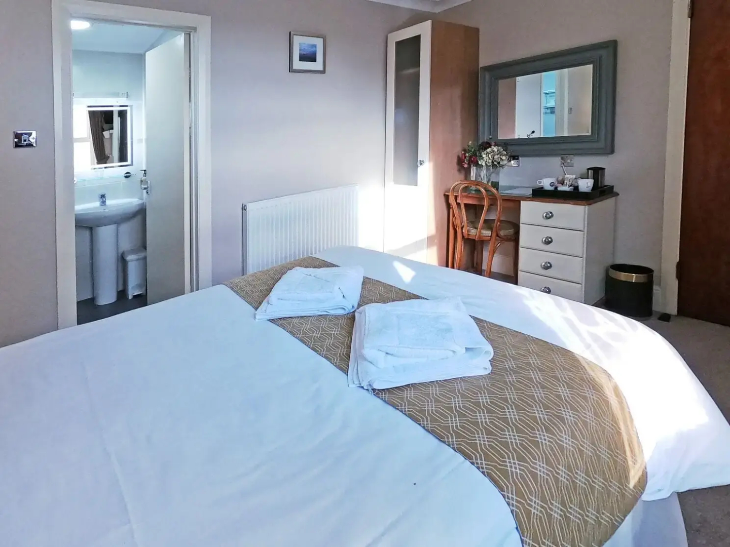 Riviera Lodge Hotel