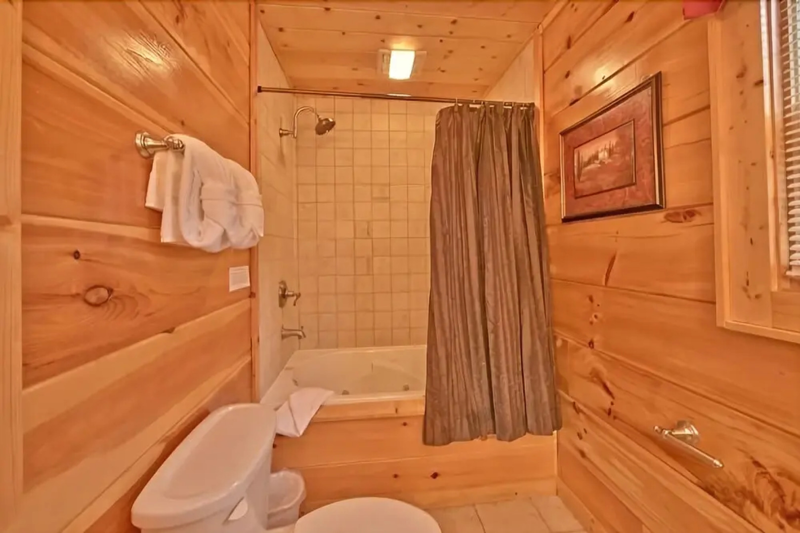 Mountain Memories - 3 Br cabin by RedAwning