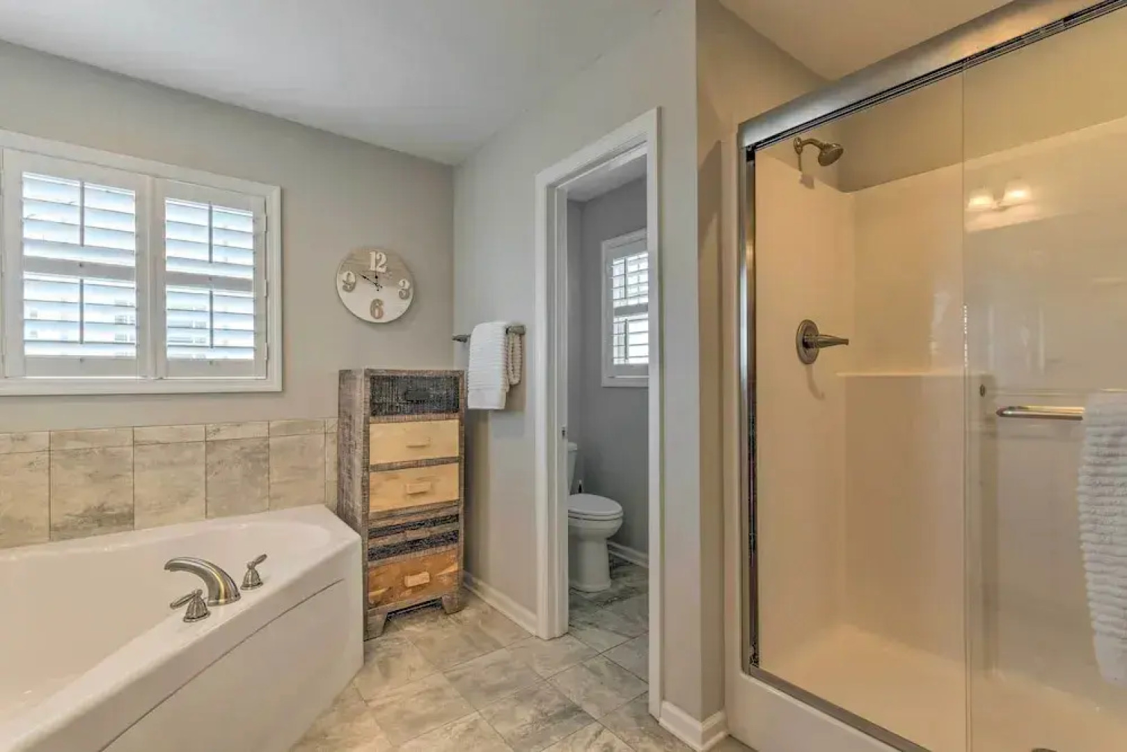 Surf City Escape w/ 6 Decks: Steps To Beach