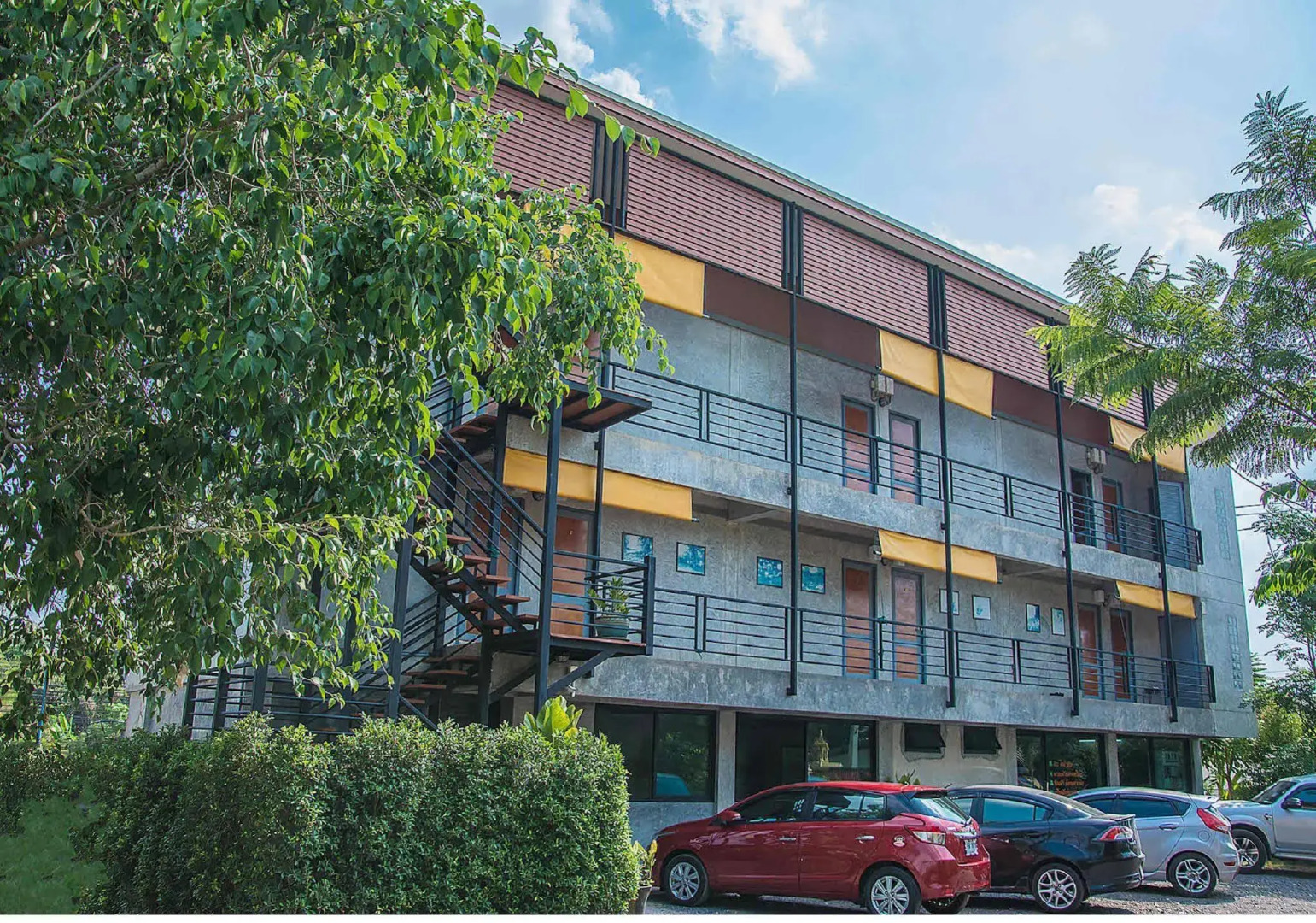 Suntisuk Place