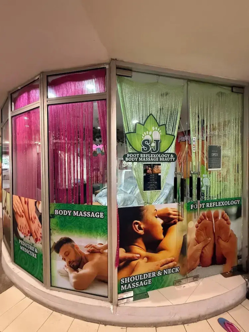 Rainbow Paradise Beach Resort by LWE