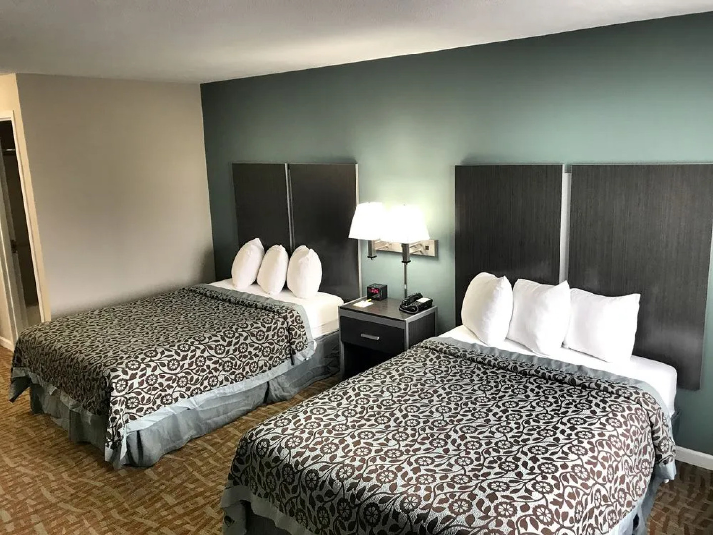 Days Inn Council Bluffs/9th Ave