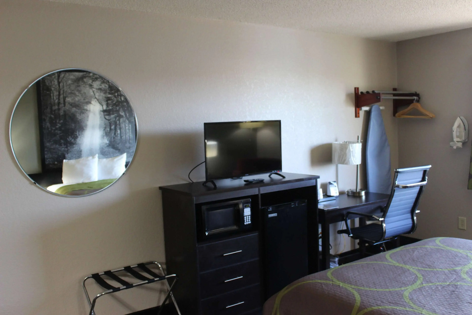 Super 8 by Wyndham Wyoming/Grand Rapids Area