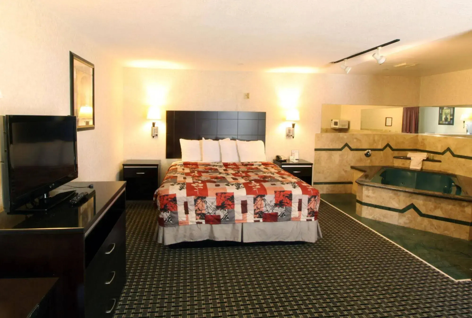 Sunburst Spa & Suites Motel