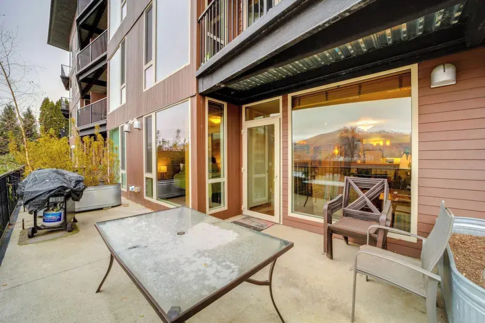 Walk to Lake Chelan: Condo w/ Pool Access