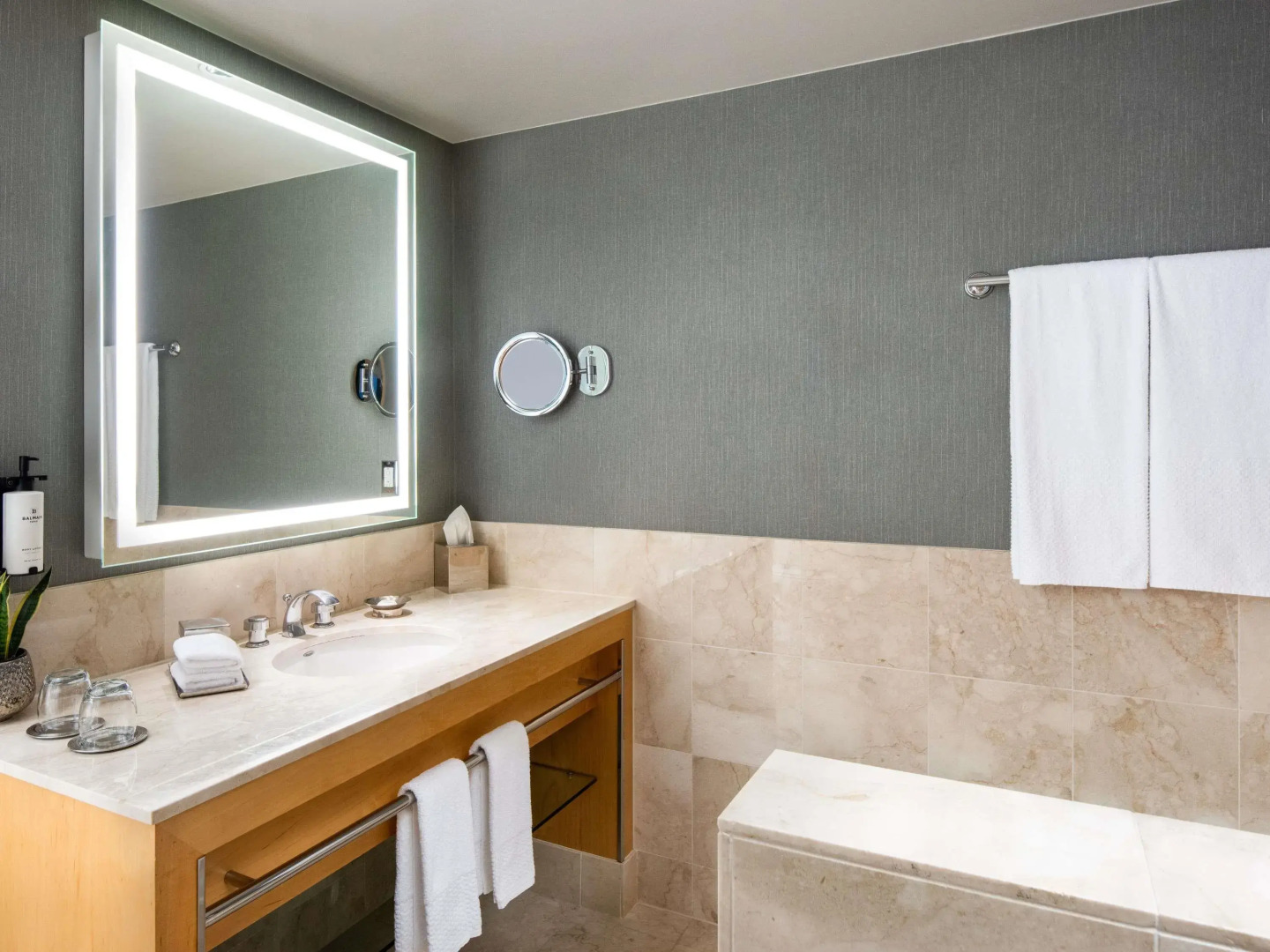 Sofitel Chicago Magnificent Mile