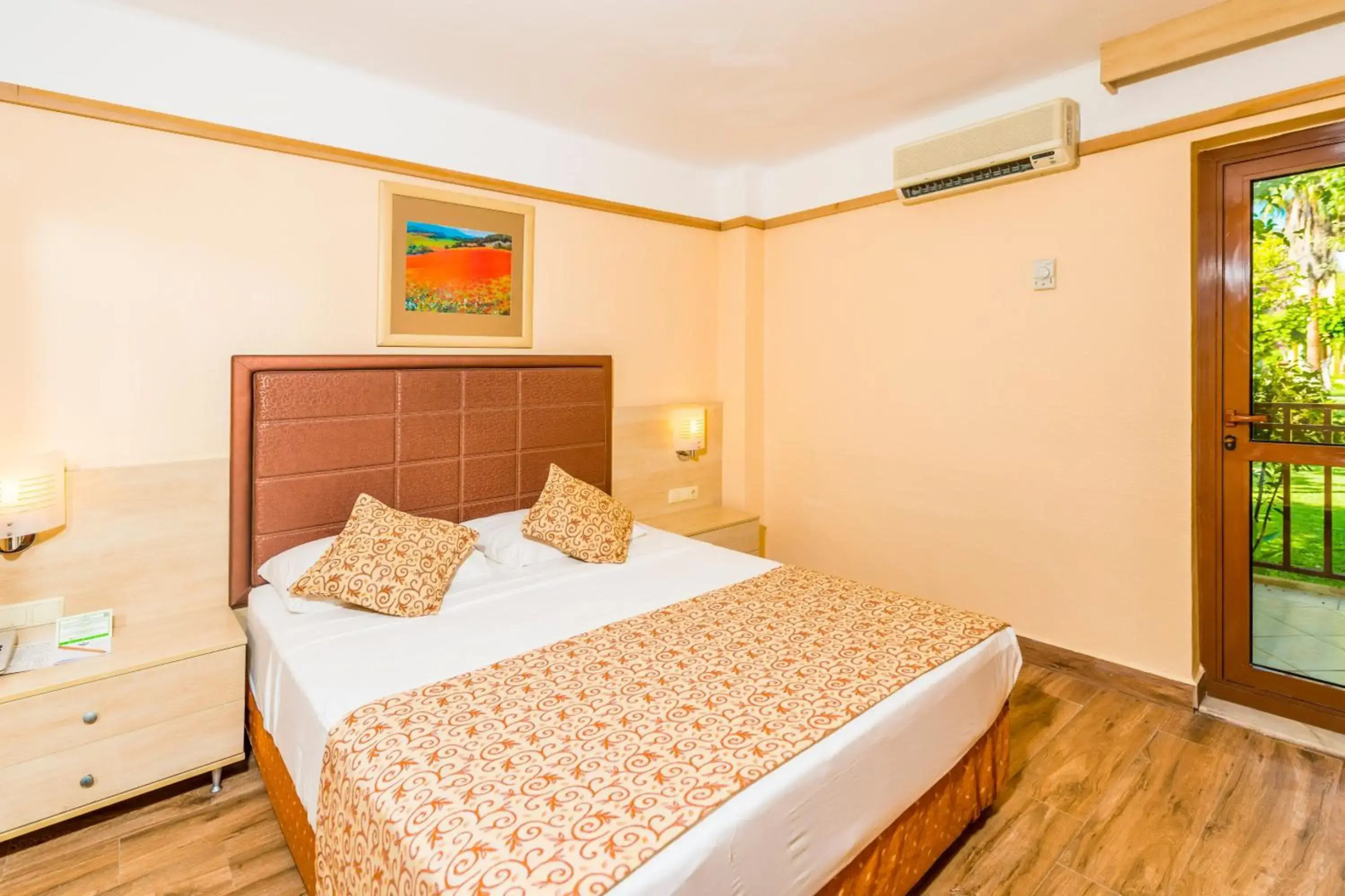 Al Jaddaf Rotana Suite Hotel