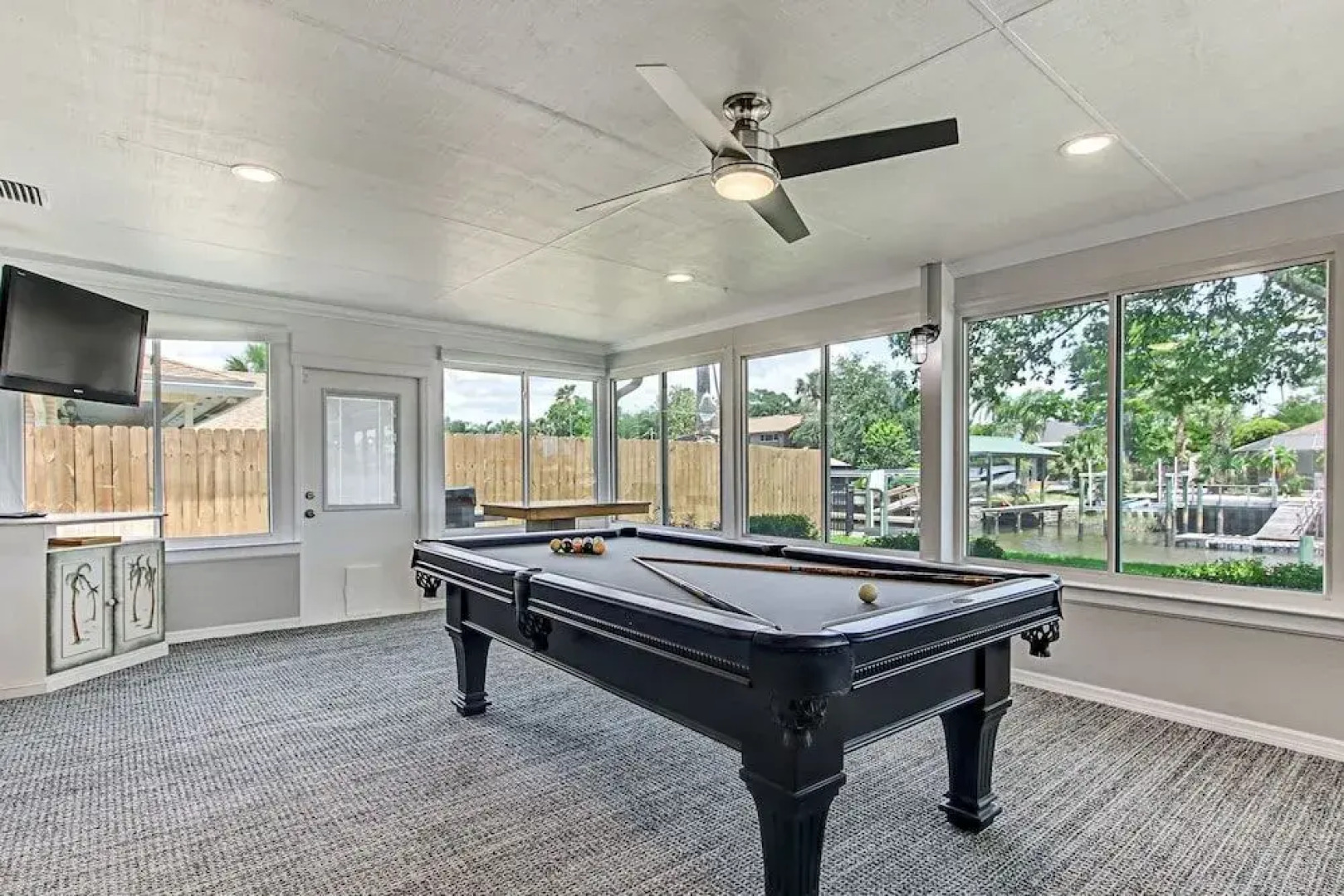 Pablo Waterfront - Private Dock & Salt Water Pool